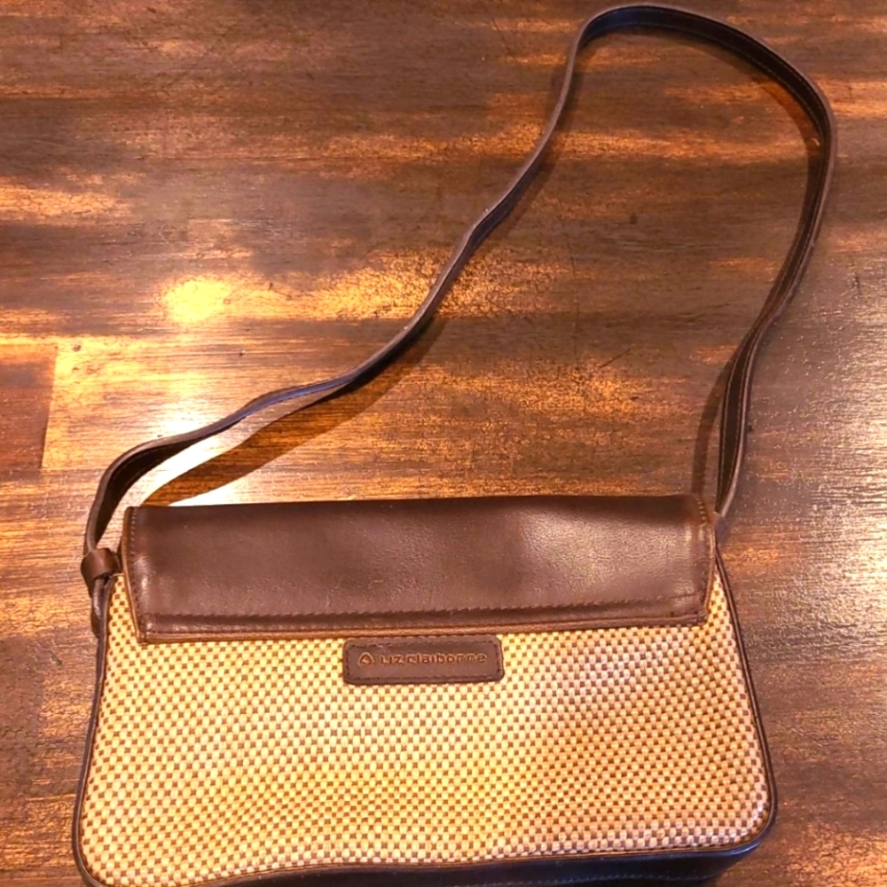 Vintage Liz Claiborne small purse with magnetic button closure